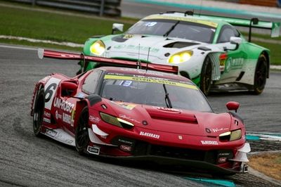 Merhi vive un fin de semana complicado en Sepang