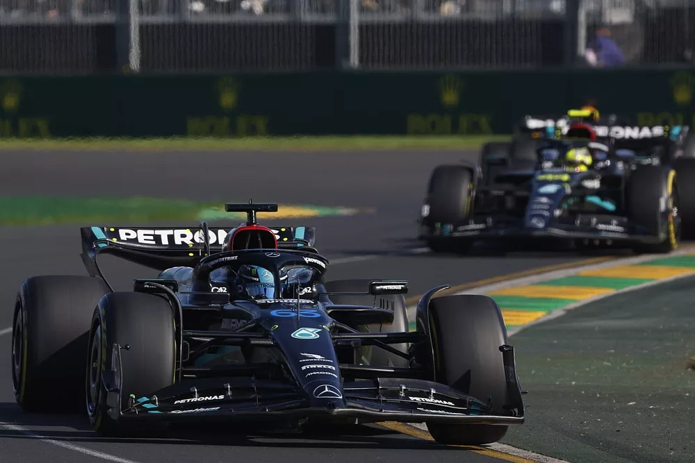 George Russell, Mercedes F1 W14, Lewis Hamilton, Mercedes F1 W14