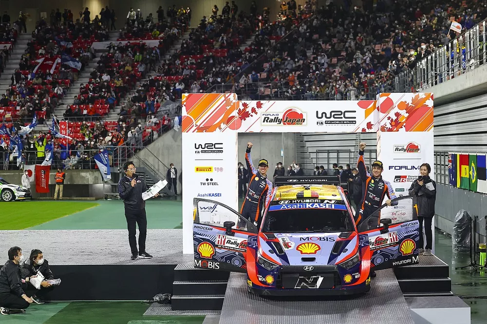 Winner Thierry Neuville, Martijn Wydaeghe, Hyundai World Rally Team Hyundai i20 N Rally1
