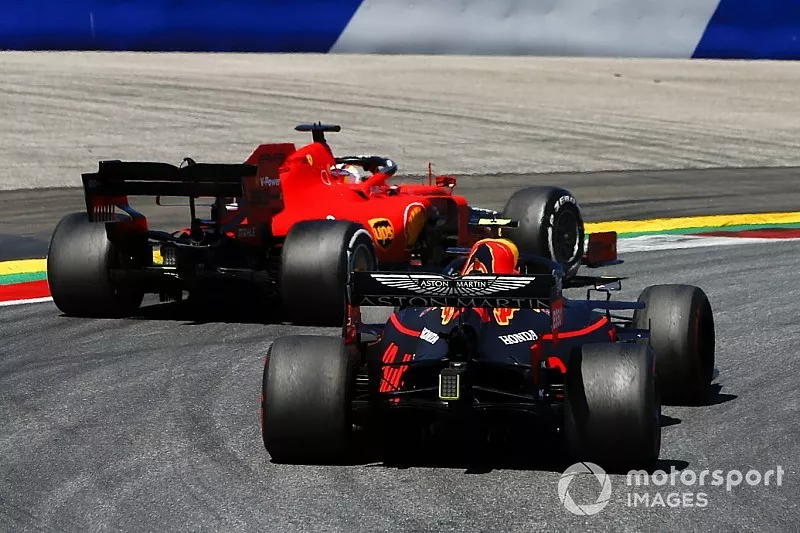 Batalla de Sebastian Vettel, Ferrari SF90 y Max Verstappen, Red Bull Racing RB15
