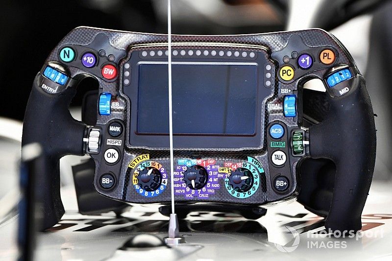 El volante del Mercedes AMG F1 W10