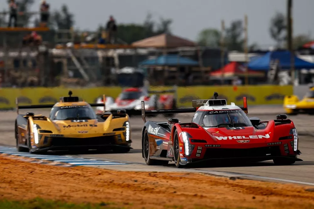 #31 Action Express Racing Cadillac V-Series.R: Pipo Derani, Jack Aitken, Tom Blomqvist
