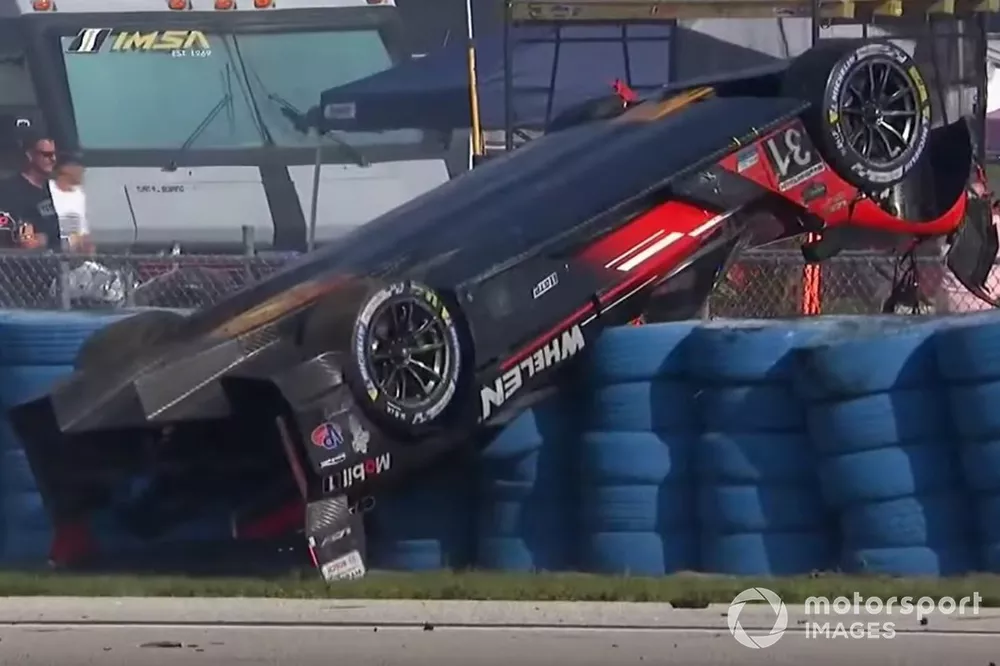 #31 Action Express Racing Cadillac V-Series.R: Pipo Derani, Jack Aitken, Tom Blomqvist