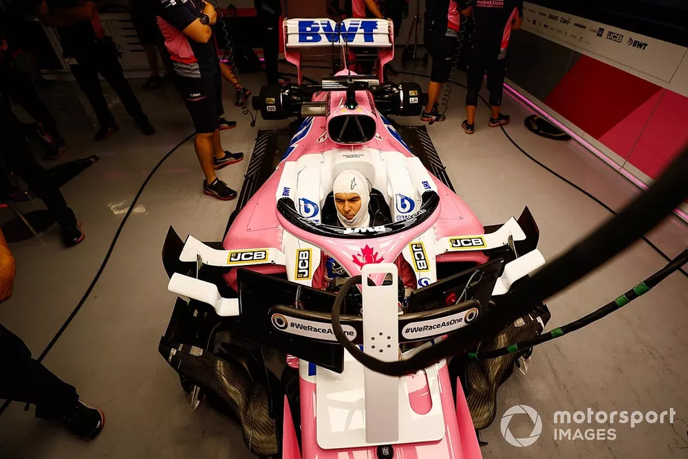 Sergio Perez, Racing Point, in cockpit