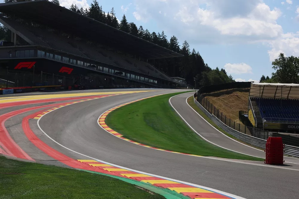 A general view of the circuit