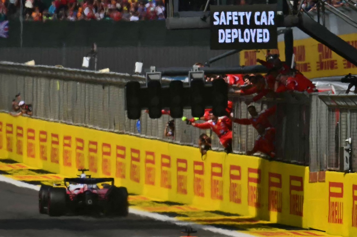 FIA blames software error for British GP Safety Car confusion