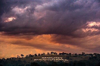 Watch lightning strike Mount Panorama ahead of Bathurst 12 Hour