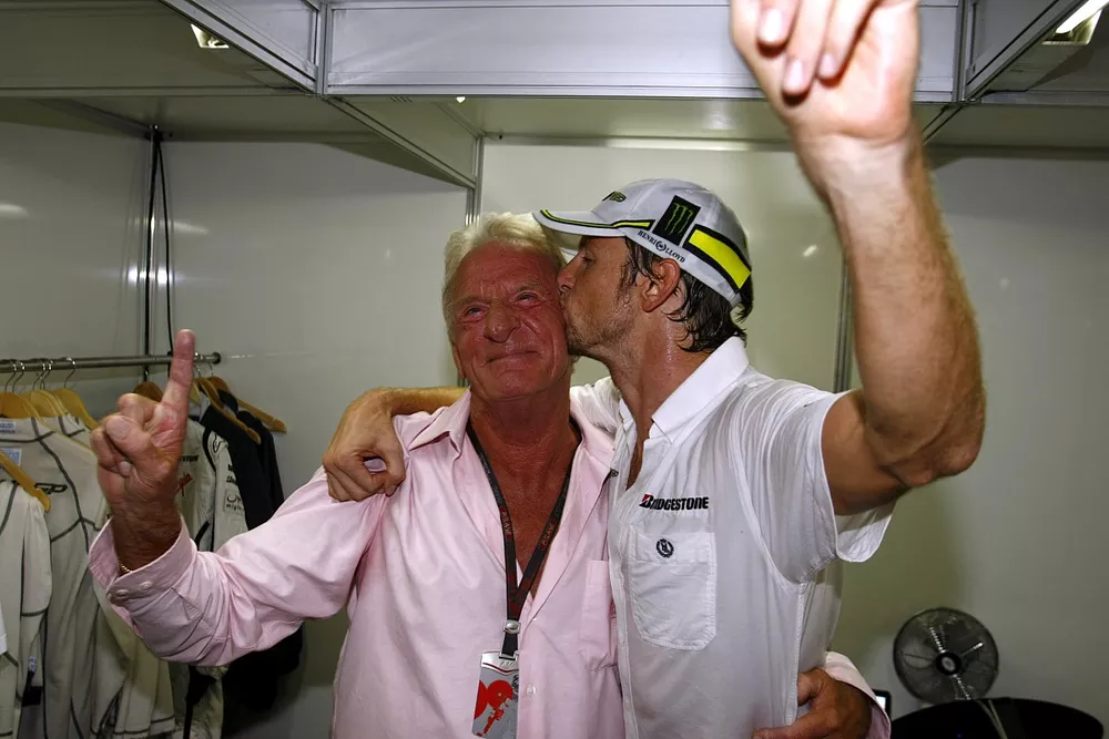 Jenson Button, Brawn GP e John Button festeggiano