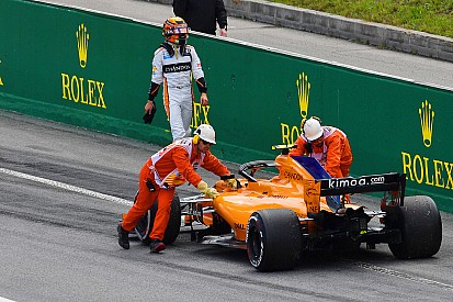 Vandoorne, yarış dışı kaldığı için üzgün