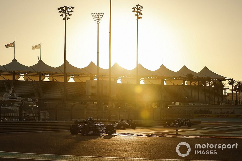 Lewis Hamilton, Mercedes F1 W11, George Russell, Williams FW43