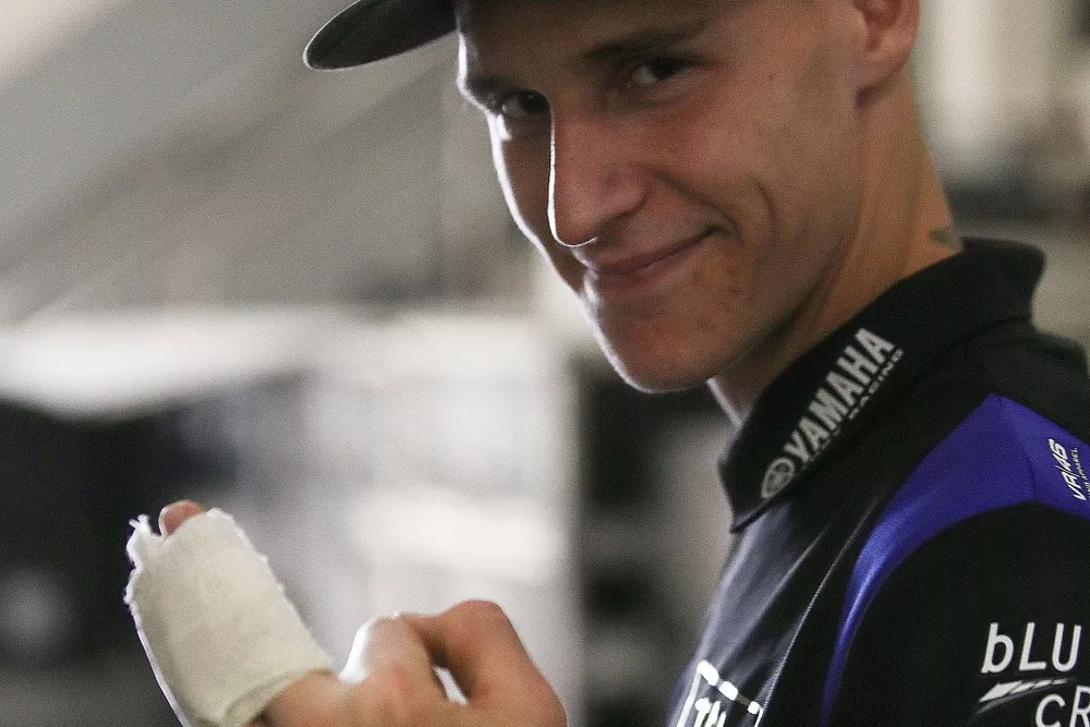 Fabio Quartararo, Yamaha Factory Racing with broken finger