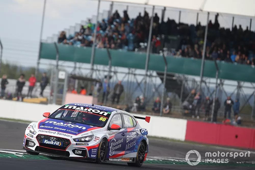 Tom Ingram, Bristol Street Motors with EXCELR8 TradePriceCars.com Hyundai i30N 