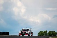 Guerrieri consigue la pole bajo la lluvia en el Nordschleife