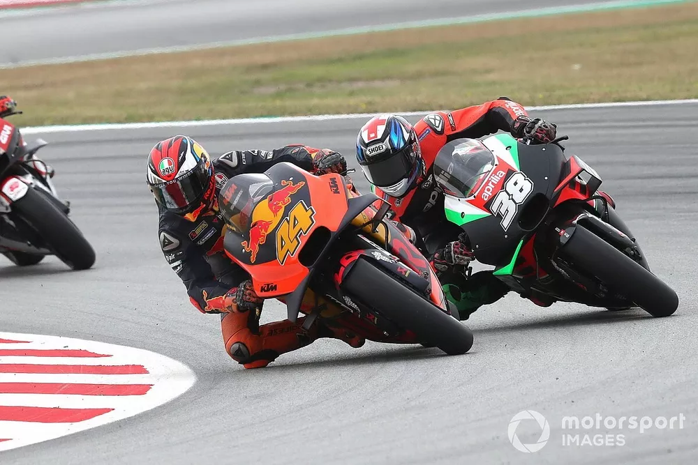 Pol Espargaro, Red Bull KTM Factory Racing, Bradley Smith, Aprilia Racing Team Gresini