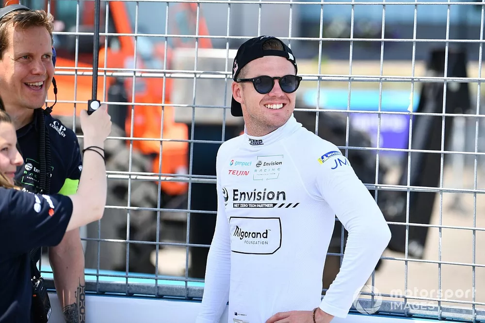 Nick Cassidy, Envision Racing, on the grid