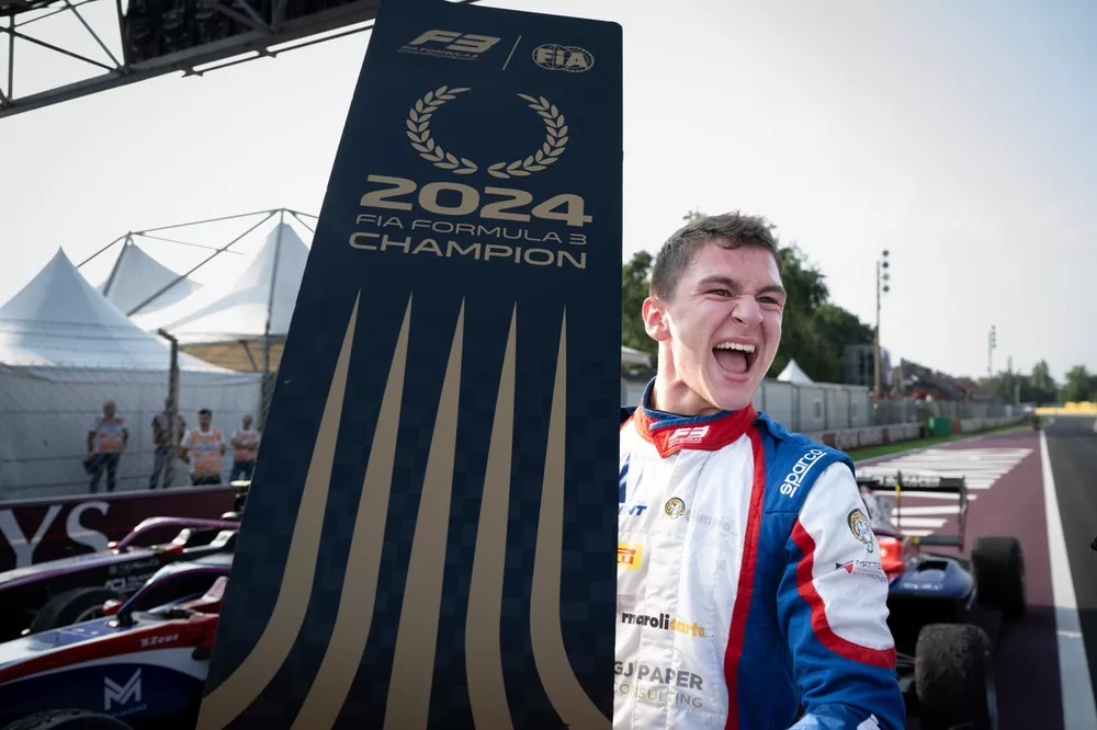 Leonardo Fornaroli, Trident celebrates after winning the championship