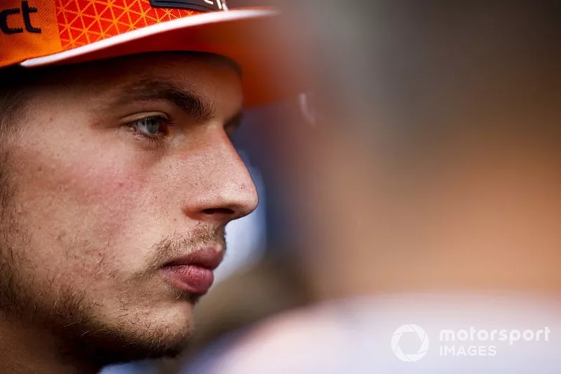Max Verstappen, Red Bull Racing parle aux m&eacute;dias