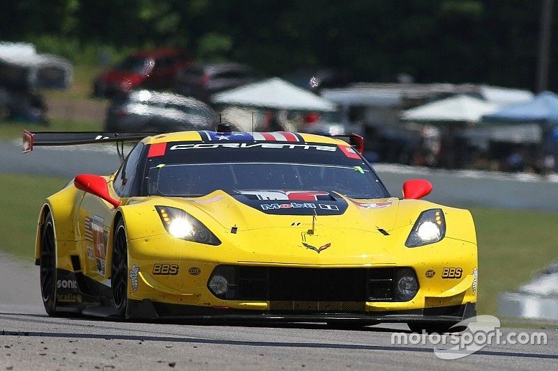#4 Corvette Racing Corvette C7.R, GTLM: Oliver Gavin, Marcel Fässler