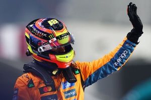 Piastri sonríe tras la pole al sprint en Qatar: "Un buen día para variar"