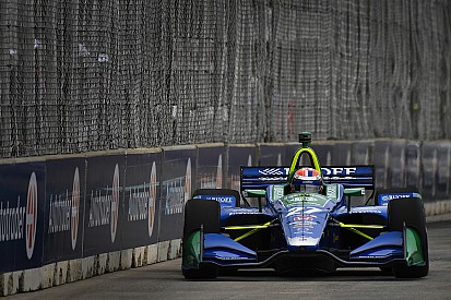 Alexander Rossi centra sul bagnato la pole per Gara 2 a Detroit