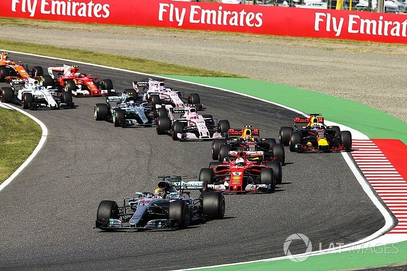 Lewis Hamilton, Mercedes AMG F1 W08, Sebastian Vettel, Ferrari SF70H, Max Verstappen, Red Bull Racin