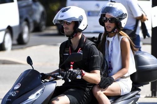 Esposa de Grosjean, expiloto de F1, hospitalizada tras un grave accidente