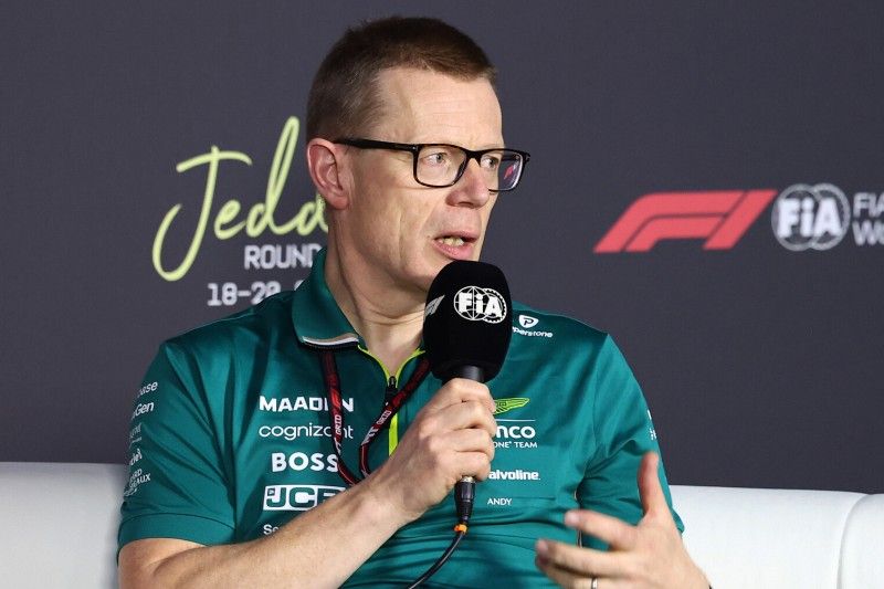 Cowell: Warum sich Aston Martin schon voll auf 2026 konzentriert