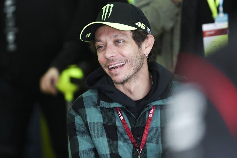 Valentino Rossi 2025 wieder mehr vor Ort: Kann Bagnaias Joker werden
