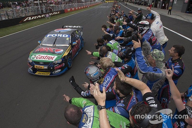 Race winners Mark Winterbottom and Steven Richards