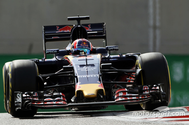 17. Daniil Kvyat, Scuderia Toro Rosso STR11