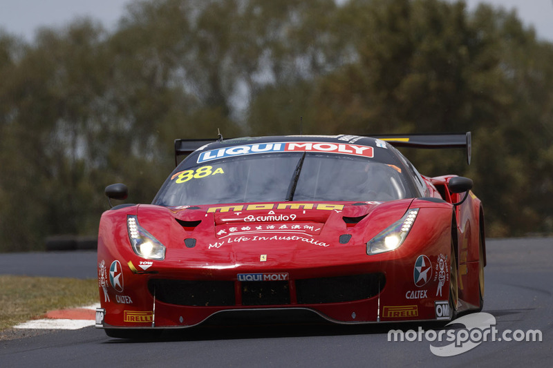 #88 Maranello Motorsport, Ferrari 488 GT3: Toni Vilander, Craig Lowndes, Jamie Wincup