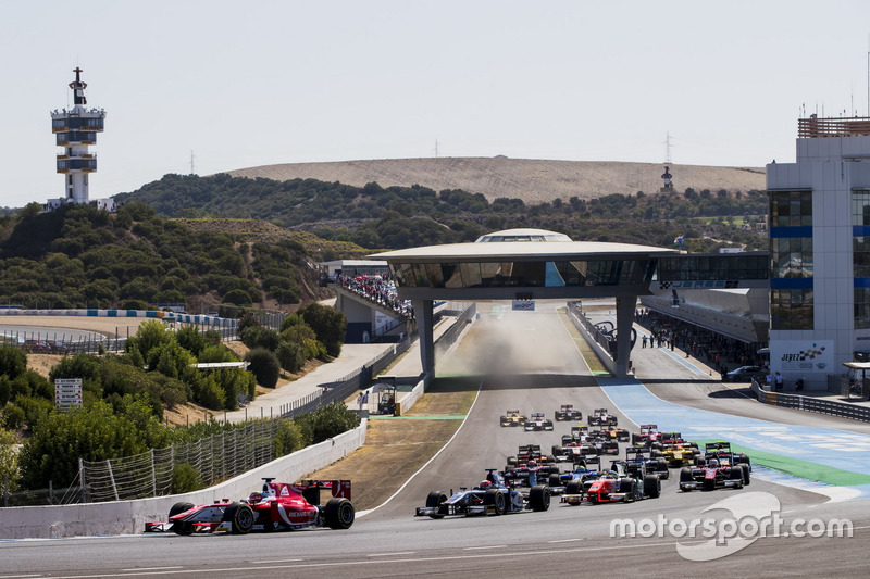 Charles Leclerc, PREMA Powerteam leads Luca Ghiotto, RUSSIAN TIME and the rest of the field at the s