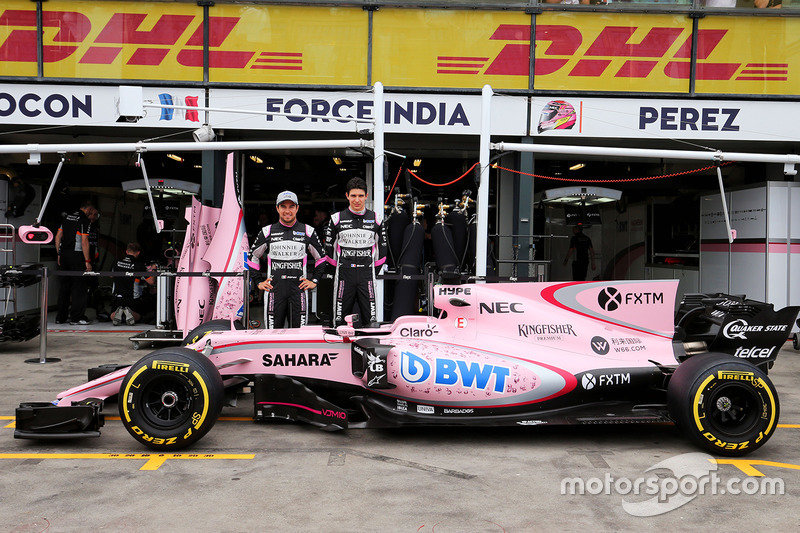 Sergio Perez und Esteban Ocon mit dem Force India F1 VJM10