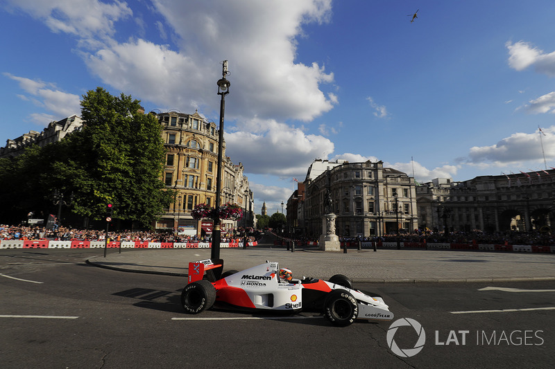 Stoffel Vandoorne, McLaren, drives a 1991 McLaren MP4/6