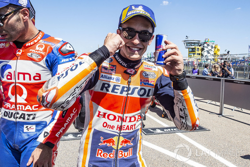 Marc Márquez: “Foi bem difícil, principalmente no início, porque a largada não foi perfeita. Eu perdi duas posições, e aí passar os pilotos da Ducati foi muito difícil. Depois que eu passei eu comecei a dar o máximo.”