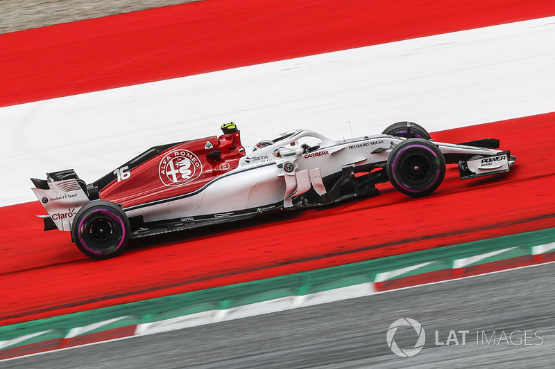 Charles Leclerc, Sauber C37 se va de largo