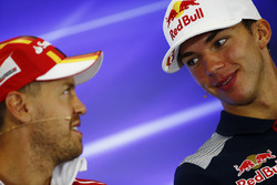 П'єрр Гаслі, Scuderia Toro Rosso, Себастьян Феттель, Ferrari