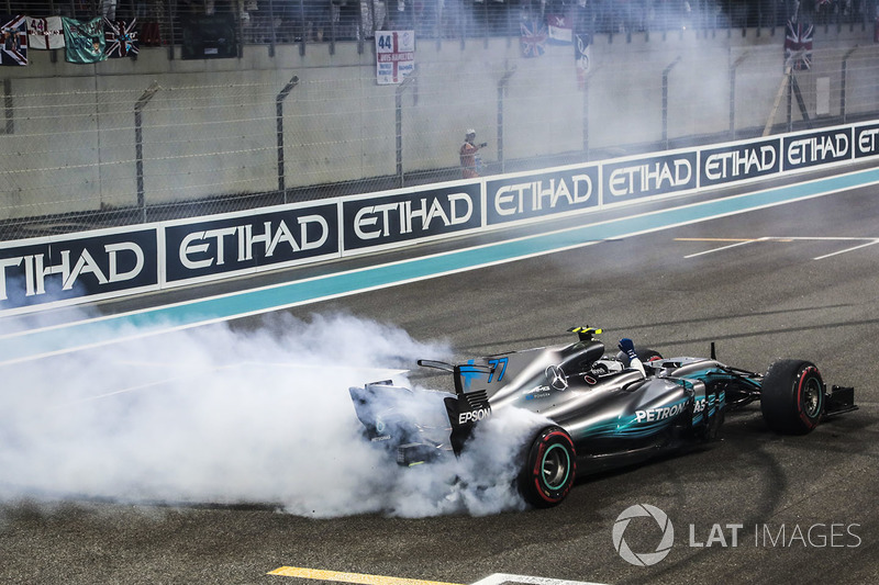 Valtteri Bottas, Mercedes-Benz F1 W08 fait des donuts