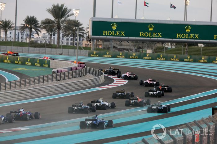 Lance Stroll, Williams FW40, Kevin Magnussen, Haas F1 Team VF-17, Romain Grosjean, Haas F1 Team VF-17, Pascal Wehrlein, Sauber C36, Pierre Gasly, Toro Rosso STR12, and Marcus Ericsson, Sauber C36