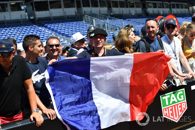 Rajongói nap a Forma-1-ben pénteken Monte Carlóban