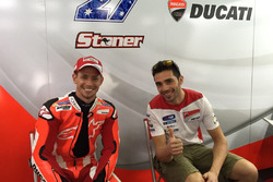 Casey Stoner y Michele Pirro