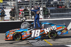 Rennsieger Kyle Busch, Joe Gibbs Racing Toyota