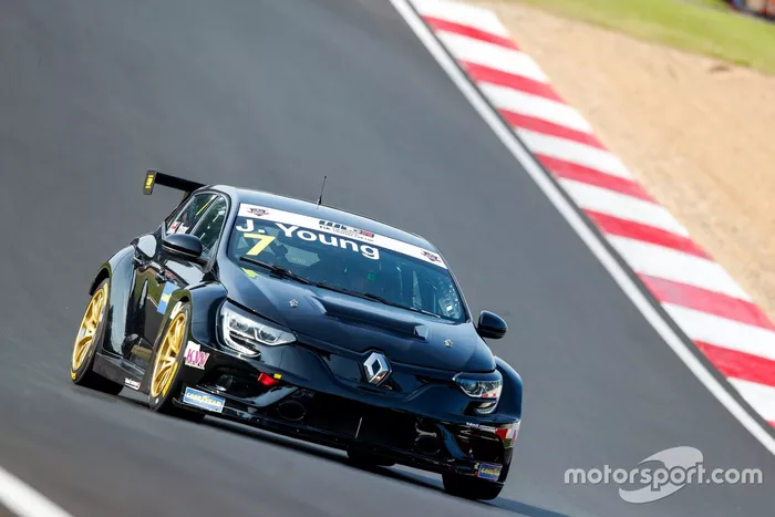 Jack Young, Vukovic Motorsport Renault Megane RS