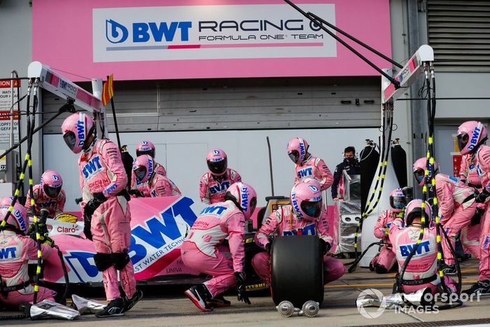 Nico Hulkenberg, Racing Point RP20, pit stop