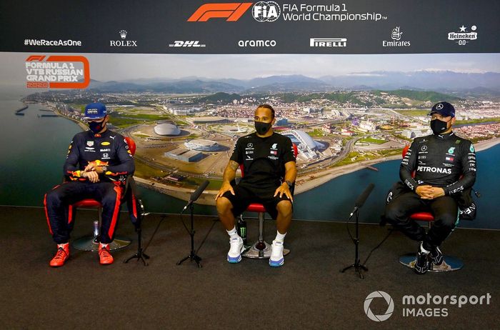 Max Verstappen, Red Bull Racing, Lewis Hamilton, Mercedes-AMG F1 y Valtteri Bottas, Mercedes-AMG F1, en la conferencia de prensa