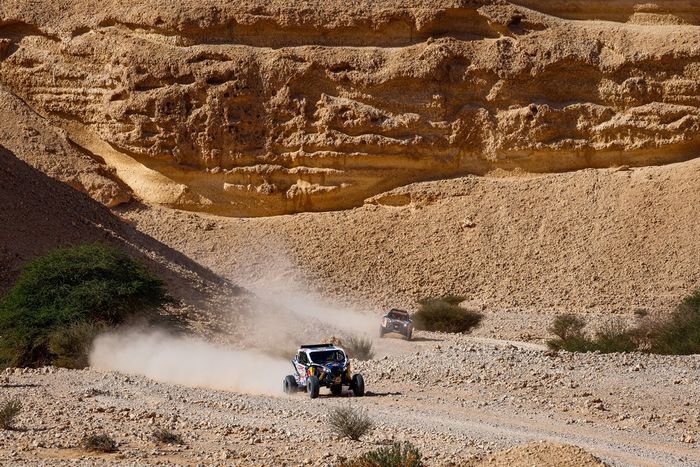 #305 EKS - South Racing: Francisco Lopez Contardo, Juan Pablo Latrach Vinagre