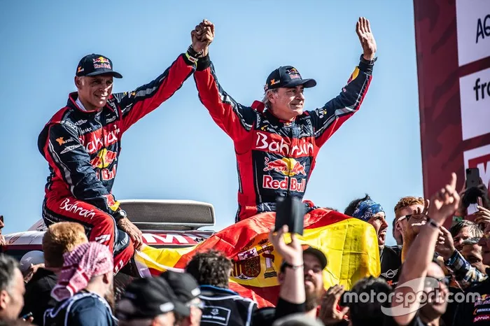 1º de la general: Carlos Sainz, Lucas Cruz, 1 trofeo