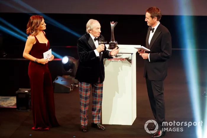 Sir Jackie Stewart presenta il Gregor Grant award per il Gran Premio di Monaco