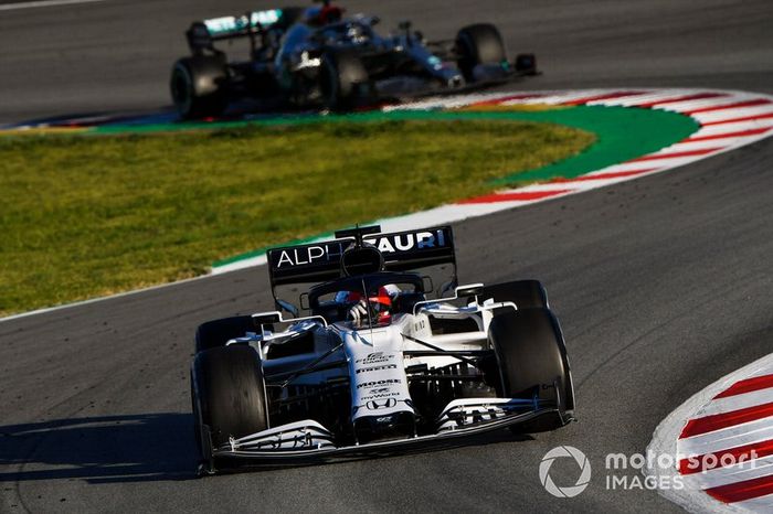 Daniil Kvyat, AlphaTauri AT01, Valtteri Bottas, Mercedes F1 W11 EQ Power+