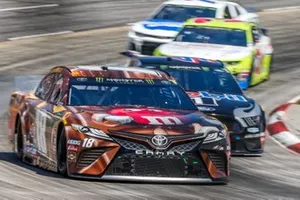 Kyle Busch, Joe Gibbs Racing, Toyota Camry M&M's Chocolate Bar
